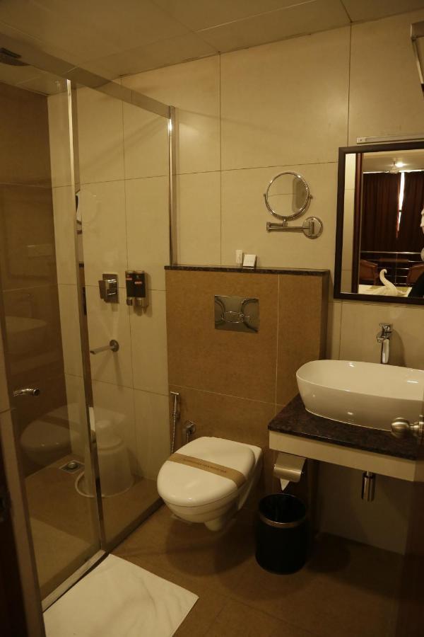 Hotel Esquina Residency Kochi Exterior foto